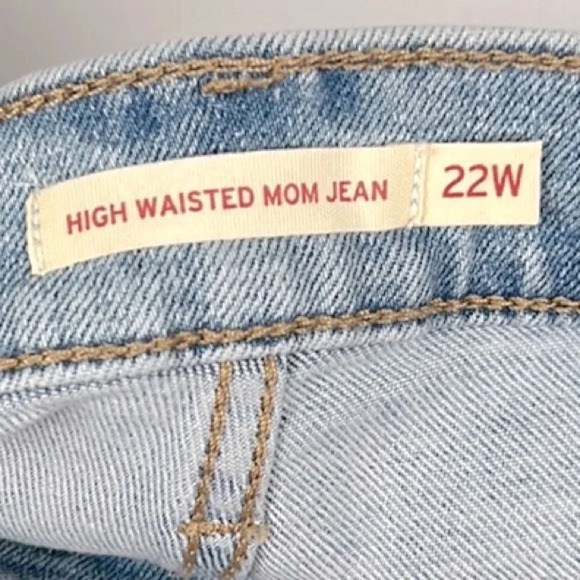 Levi’s NEW Women’s 22W Stretchy High Waisted Mom Distressed Tapered Leg Jean - Picture 4 of 12